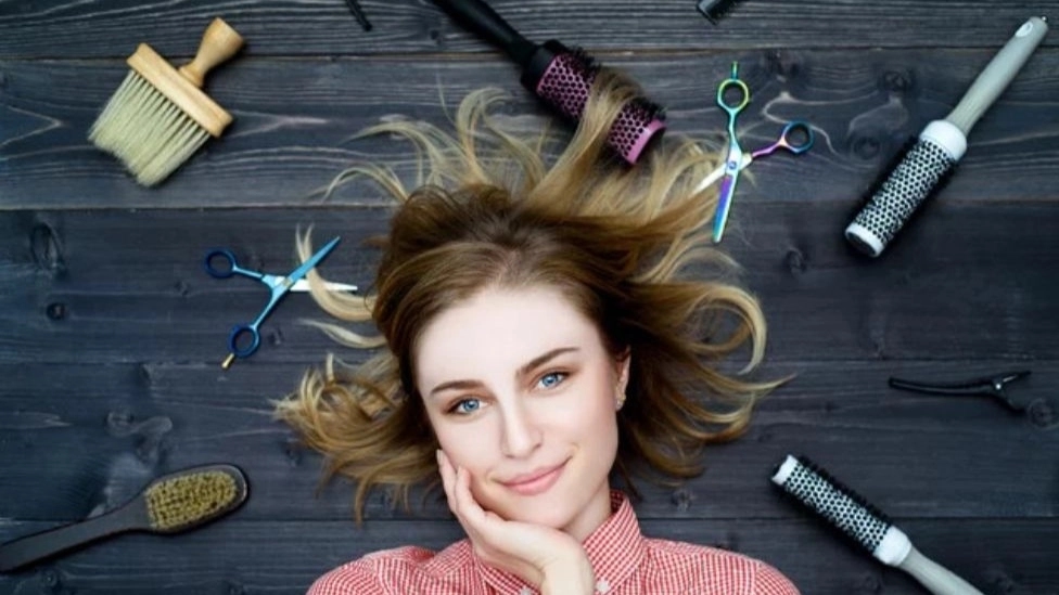 چگونه آرایشگری را به صورت حرفه‌ای یاد بگیریم؟