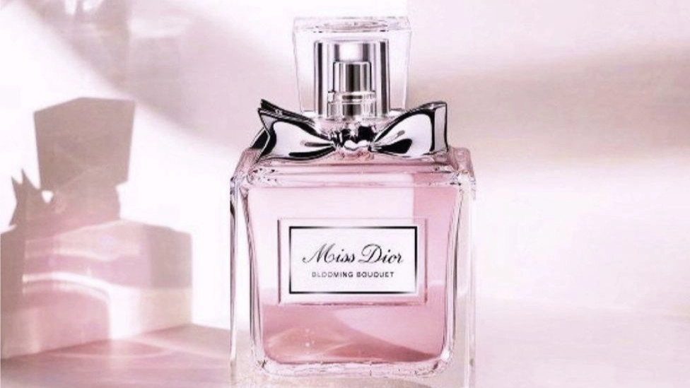 اما تفاوت عطر و اسانس چیست؟
