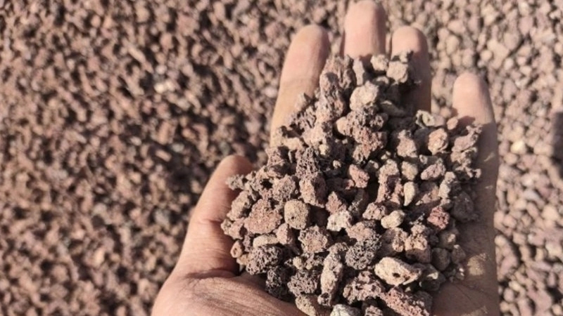پوکه معدنی و ساختمانی قروه