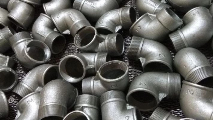 چگونه قطعات صنعتی را ضد زنگ کنیم؟ (راهنمای آبکاری حرفه‌ای)