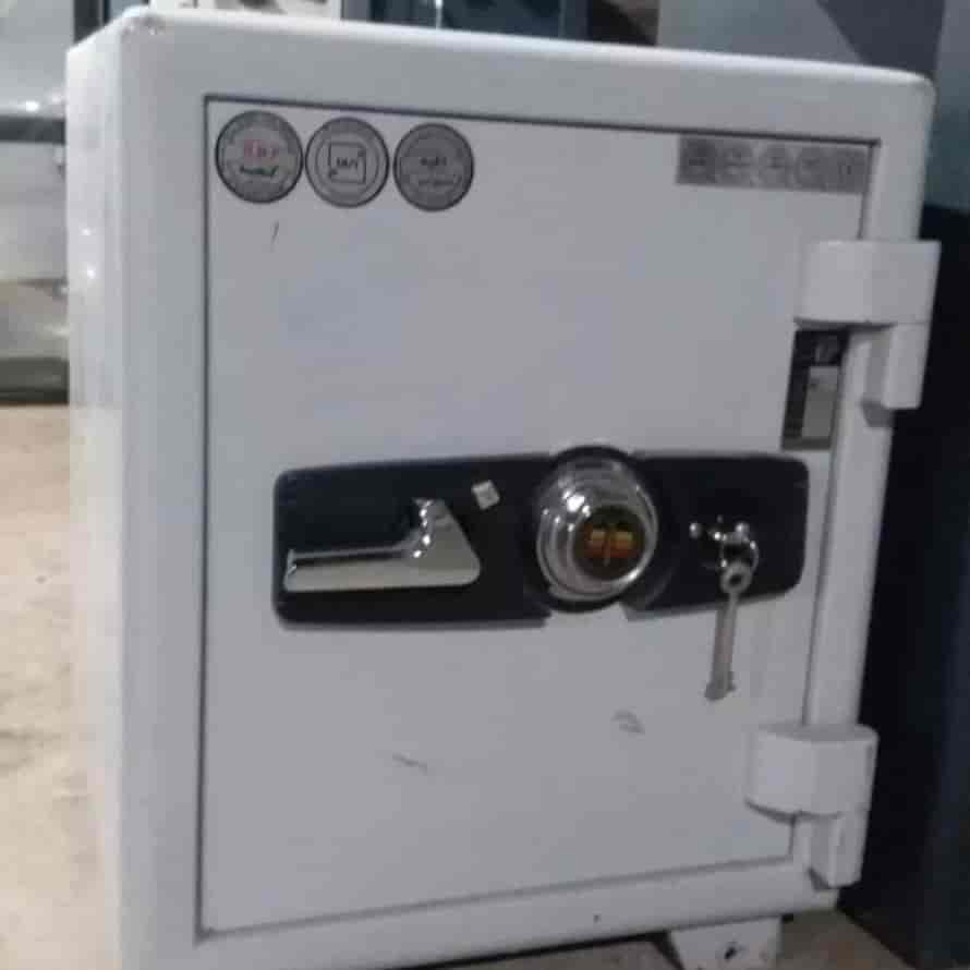 گاوصندوق ۷۵۰جی