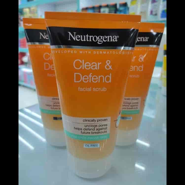 ‏ اسکراب اسپات کنترلینگ نوتروژینا Neutrogena Spot Controlling
