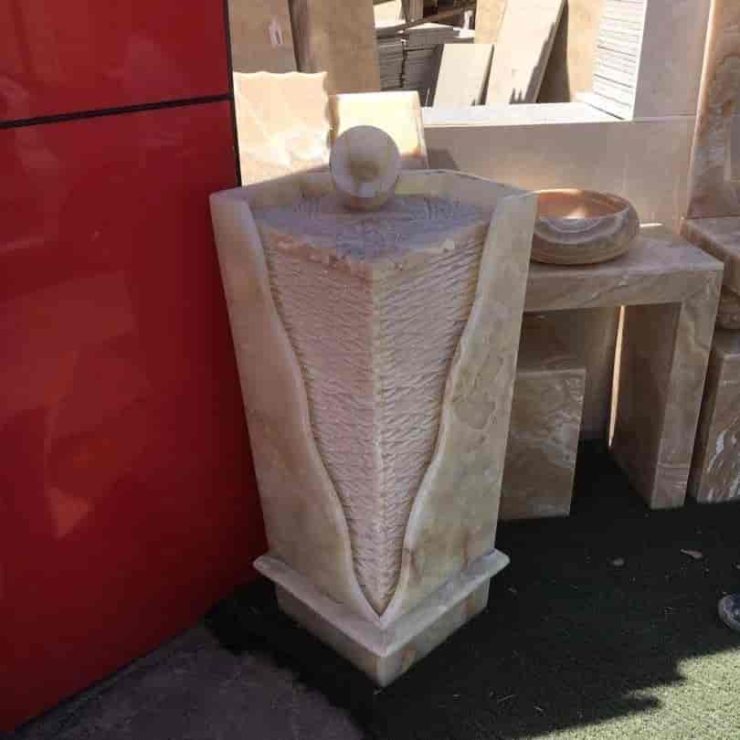 آب نما کوزه ای در سنگ تاجیک