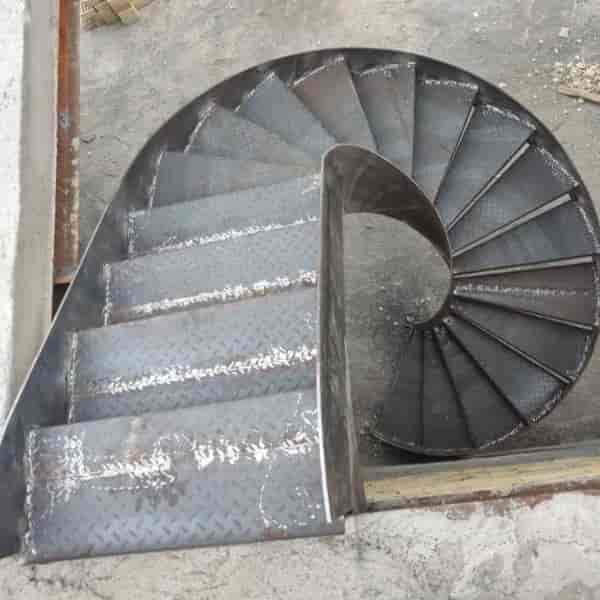 پله مارپیچ 01 آریا استیل