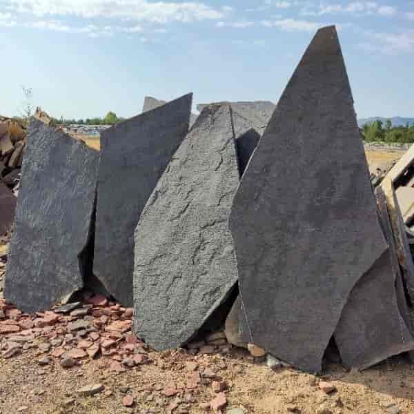 فروش سنگ لاشه مشکی میگون