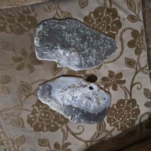 قرص شمش نقره  ۹۹۹ از داخل کوره قالکاری