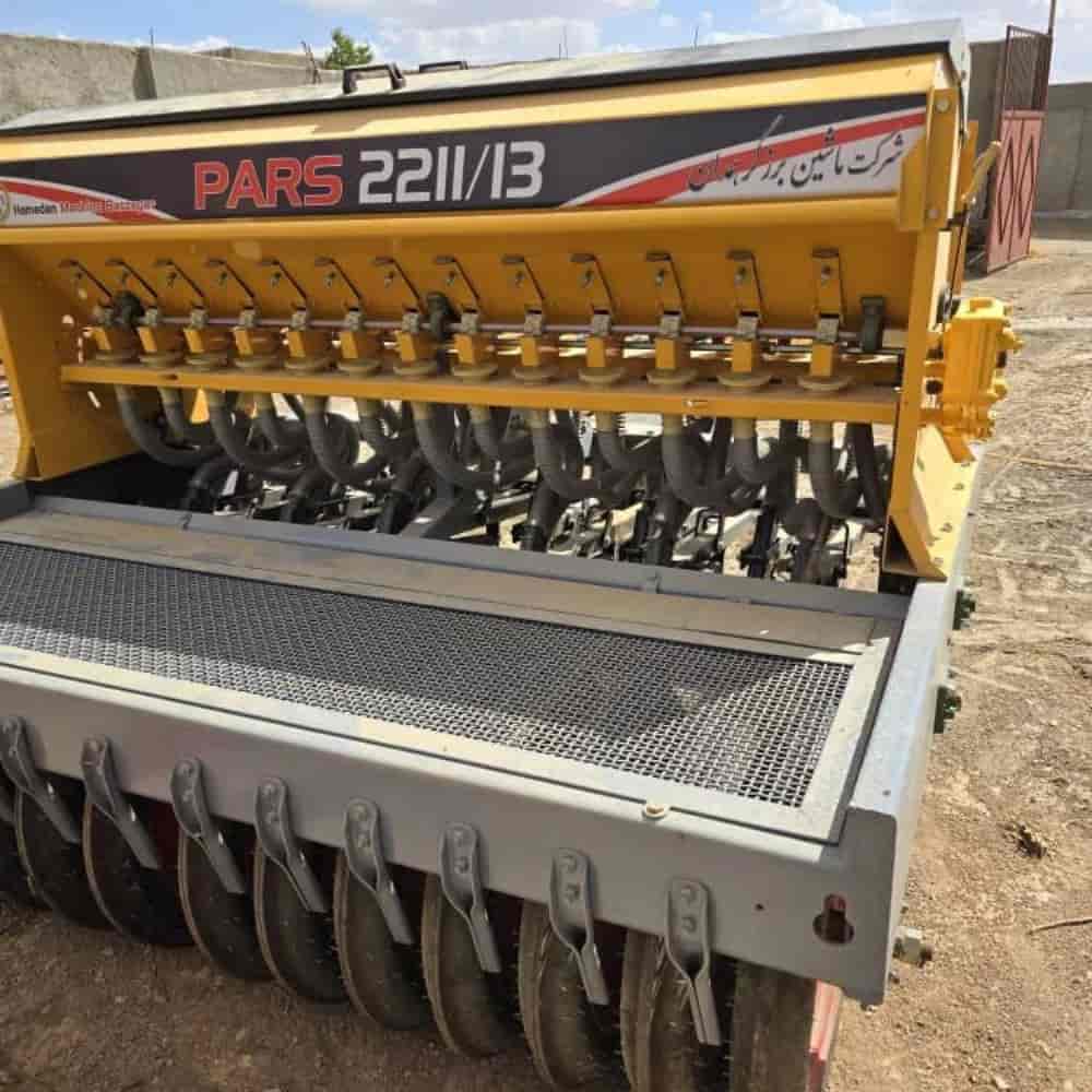 گندم کار عمیق کار ۱۳ ردیف