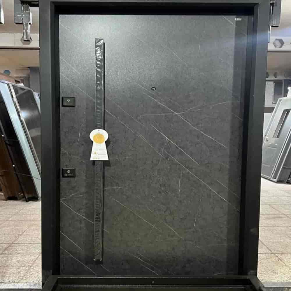 نمونه جدید HPL مقاوم در برابر نور آفتاب و باران
