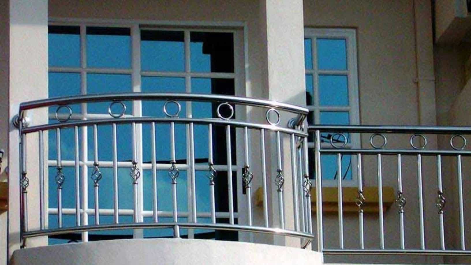 از مزایای نرده و تجهیزات استیل