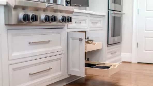 دلایل اهمیت یراق آلات کابینت در دکوراسیون داخلی