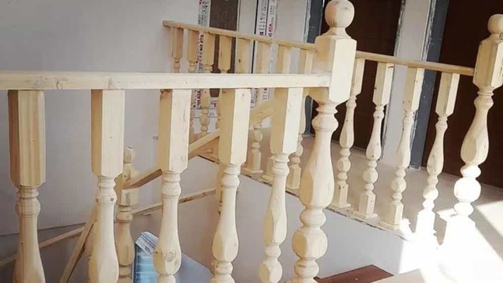 نرده برای راه پله
