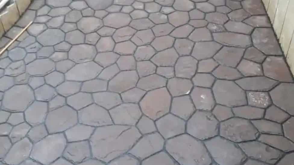 اجرای‌ سنگ ورقه ای کف فرزی