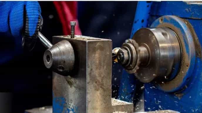 کاربردی ترین ابزار آلات تراشکاری و برشکاری