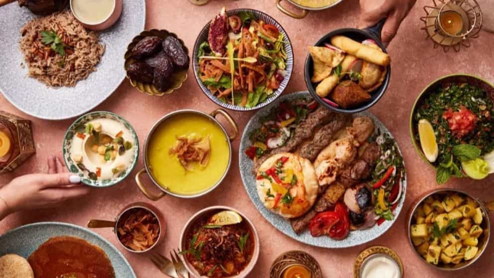 رستوران بهشت، ارائه انواع غذاهای ایرانی، در قاین