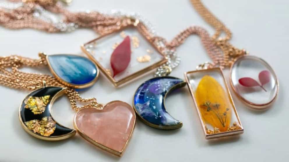 ویژگی های یک رزین اپوکسی مناسب برای ساخت جواهرات رزینی