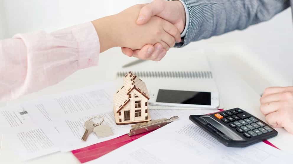 چرا باید با همراهی مشاوران املاک معامله کنیم؟