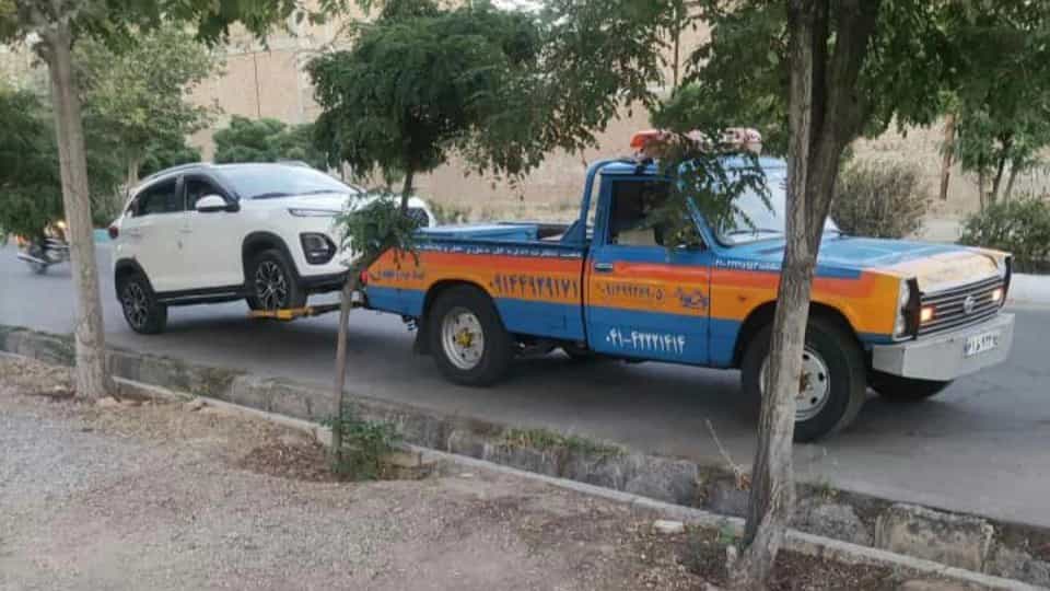 خودروبر و امداد خودرو شبانه روزی و سراسری حسین پور در مرند