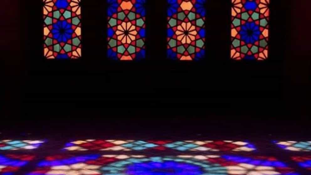 کاربرد شیشه های رنگی