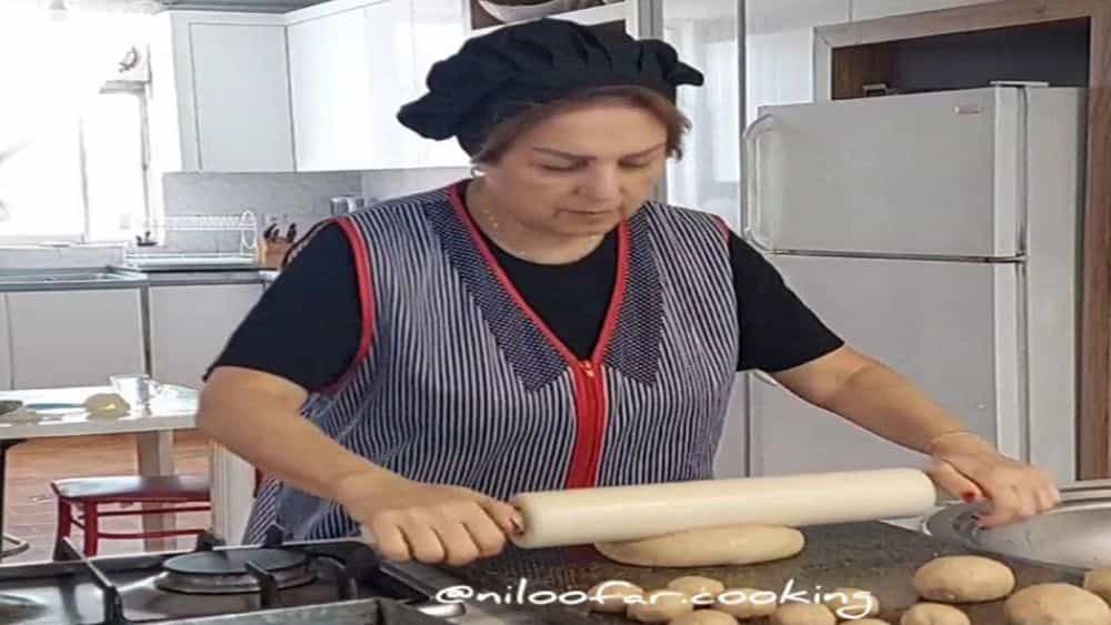 آموزش پخت نان پروتئین در آموزشگاه آشپزی نیلوفر