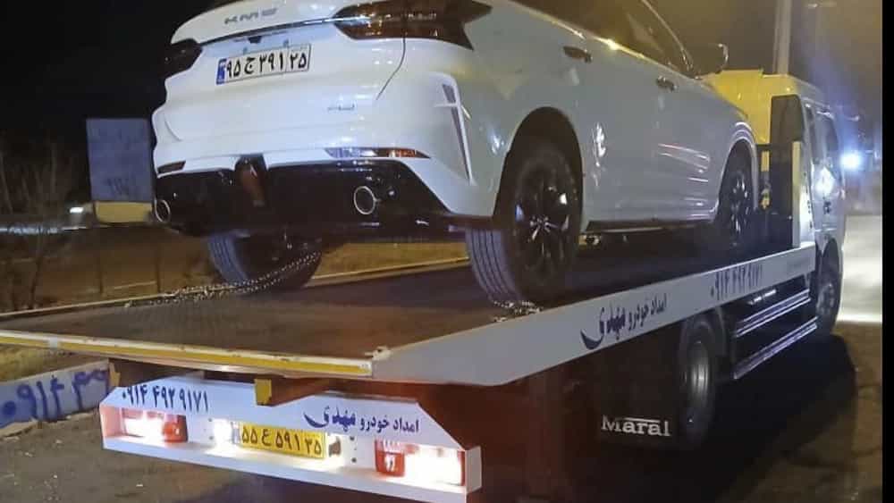 یدک کش و جرثقیل خودروبر حسین پور در خوی