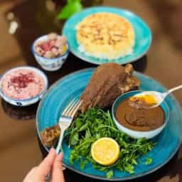 چلو فسنجان بوقلمون