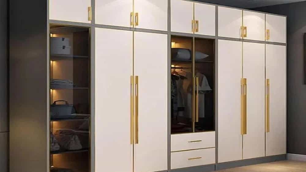 کابینت سازی صدیق، اجرای کمد دیواری درب اتاقی تی وی روم در میاندوآب