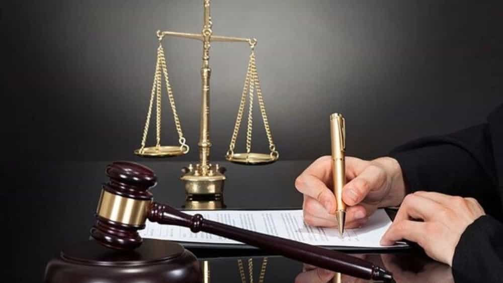 وکیل پایه یک رشت بهترین مشاور حقوقی