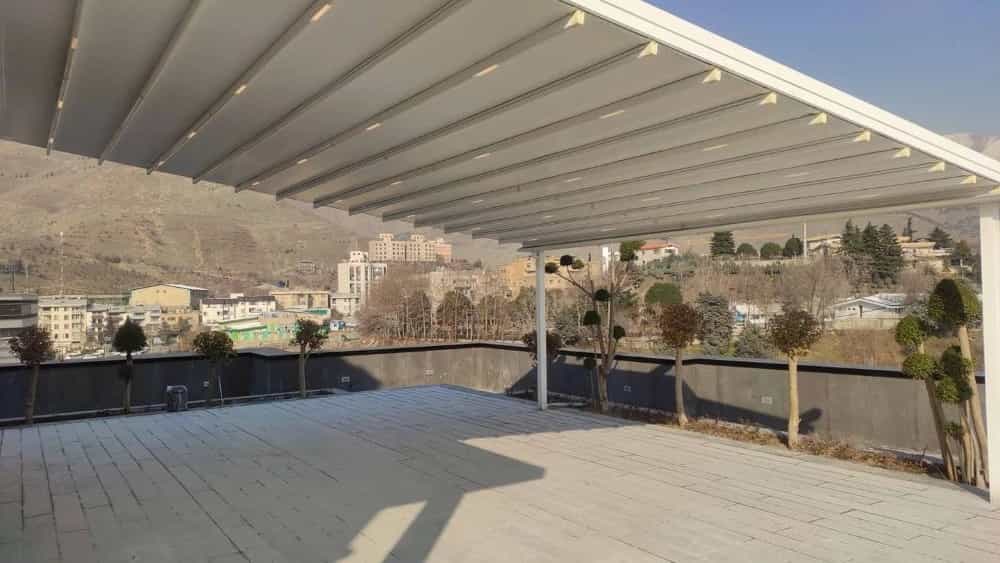تفاوت سایبان ثابت و متحرک: کدام برای منزل شما در طلاب مشهد مناسب‌تر است؟