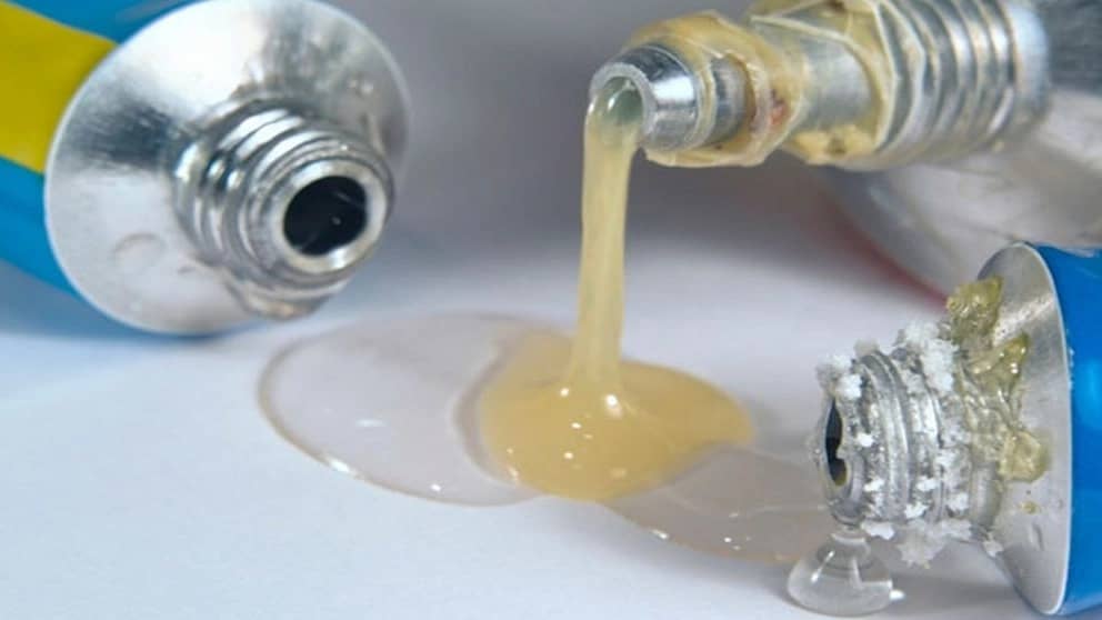 فروشگاه رنگ و چسب حسن پور