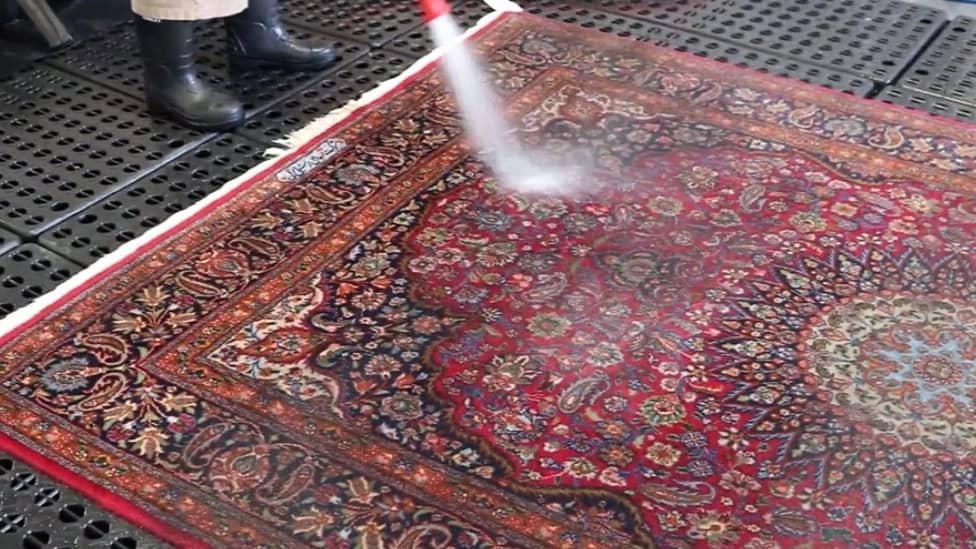 قالیشویی کویر در یزد