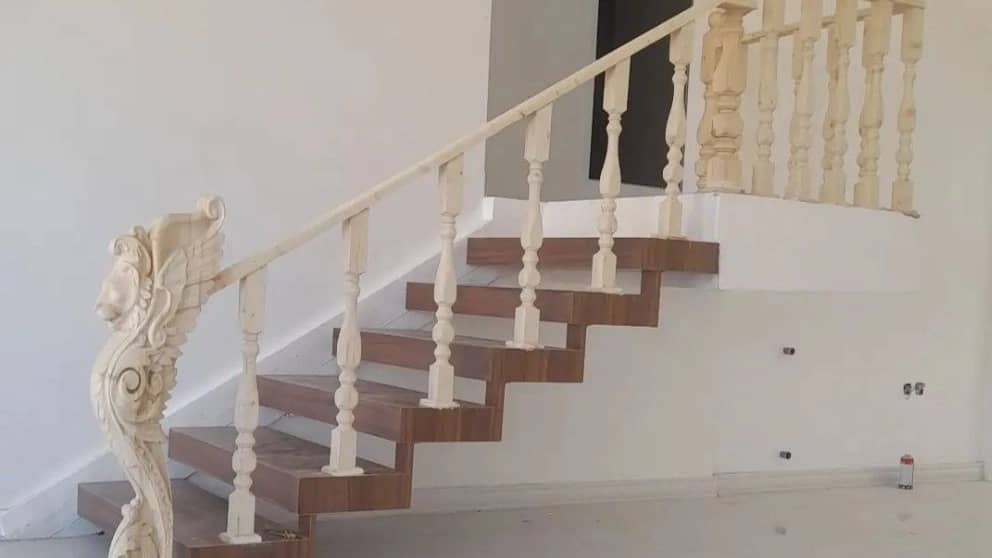 نرده و پله چوبی آریا
