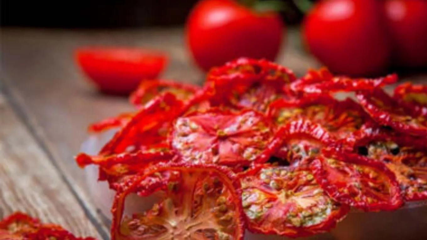 خواص گوجه خشک شده خواص گوجه خشک شده