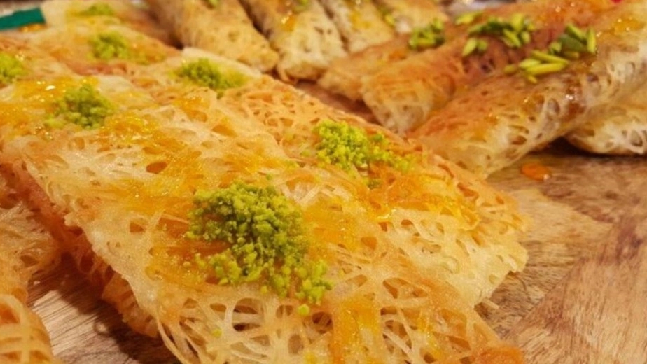 چرا رشته خشکار و کاکای گیلان محبوب ترین سوغات رشت شدند؟ چرا رشته خشکار و کاکای گیلان محبوب ترین سوغات رشت شدند؟
